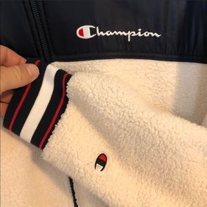 EUC CHAMPION JACKET MENS SIZE XL (WORN ONCE) COZY